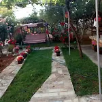 Michael\'S